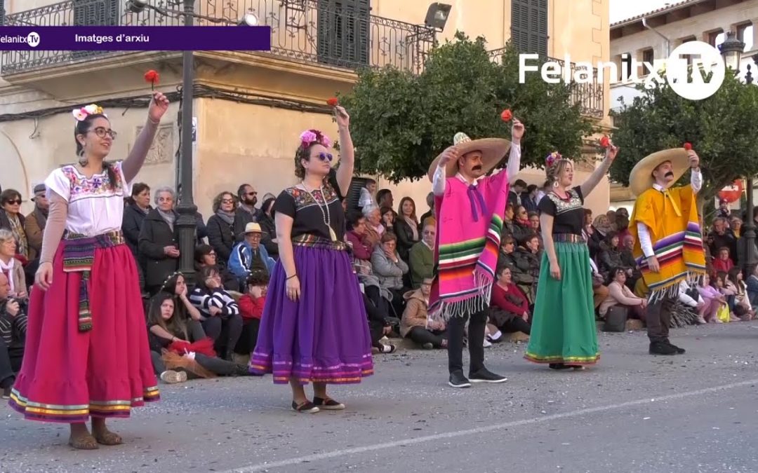 L’Ajuntament organitza un concurs de disfresses.