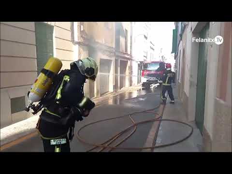 Incendi al carrer des Juevert de Felanitx