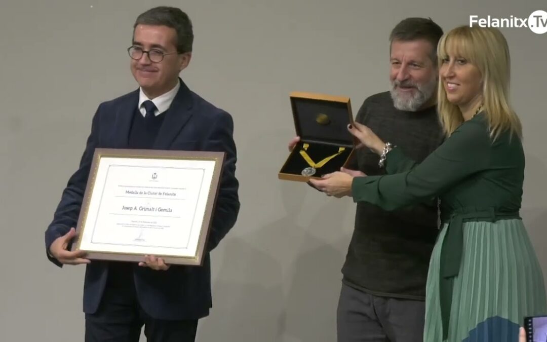 Concessió de la Medalla de la Ciutat de Felanitx al professor Grimalt