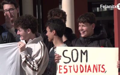 300 alumnes protesten a l’institut pel mal estat de l’edifici