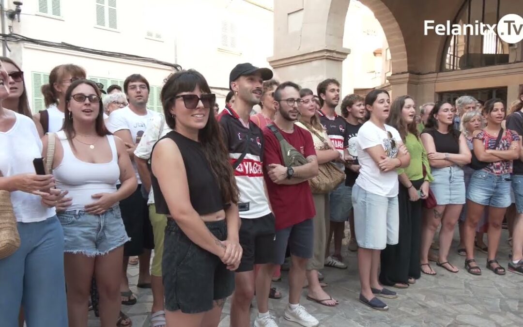 Concentració contra la violència policial a la manifestació del 26 J