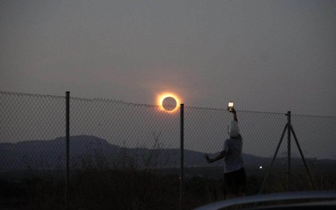 L’expectació per veure l’eclipsi a Son Matamoros